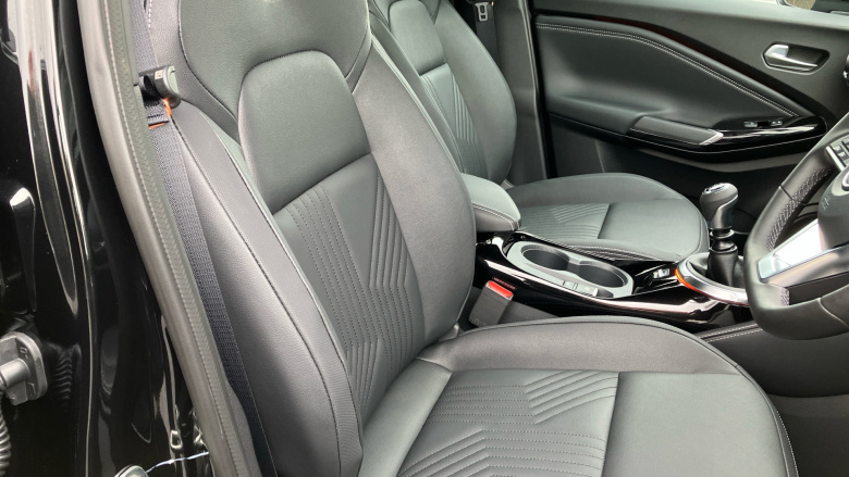 Nissan Juke 1.0 DiG-T Tekna 5dr Petrol Hatchback